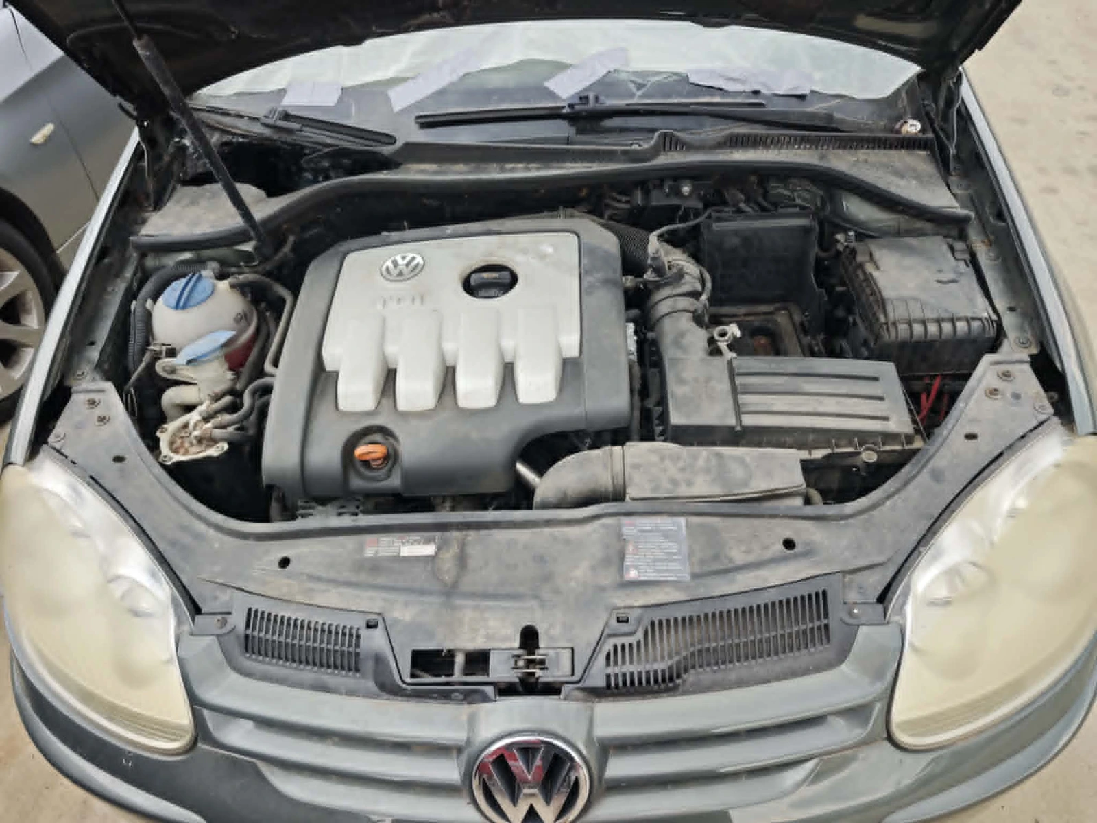 VW Golf 2.0 TDI, снимка 6 - Автомобили и джипове - 54822842