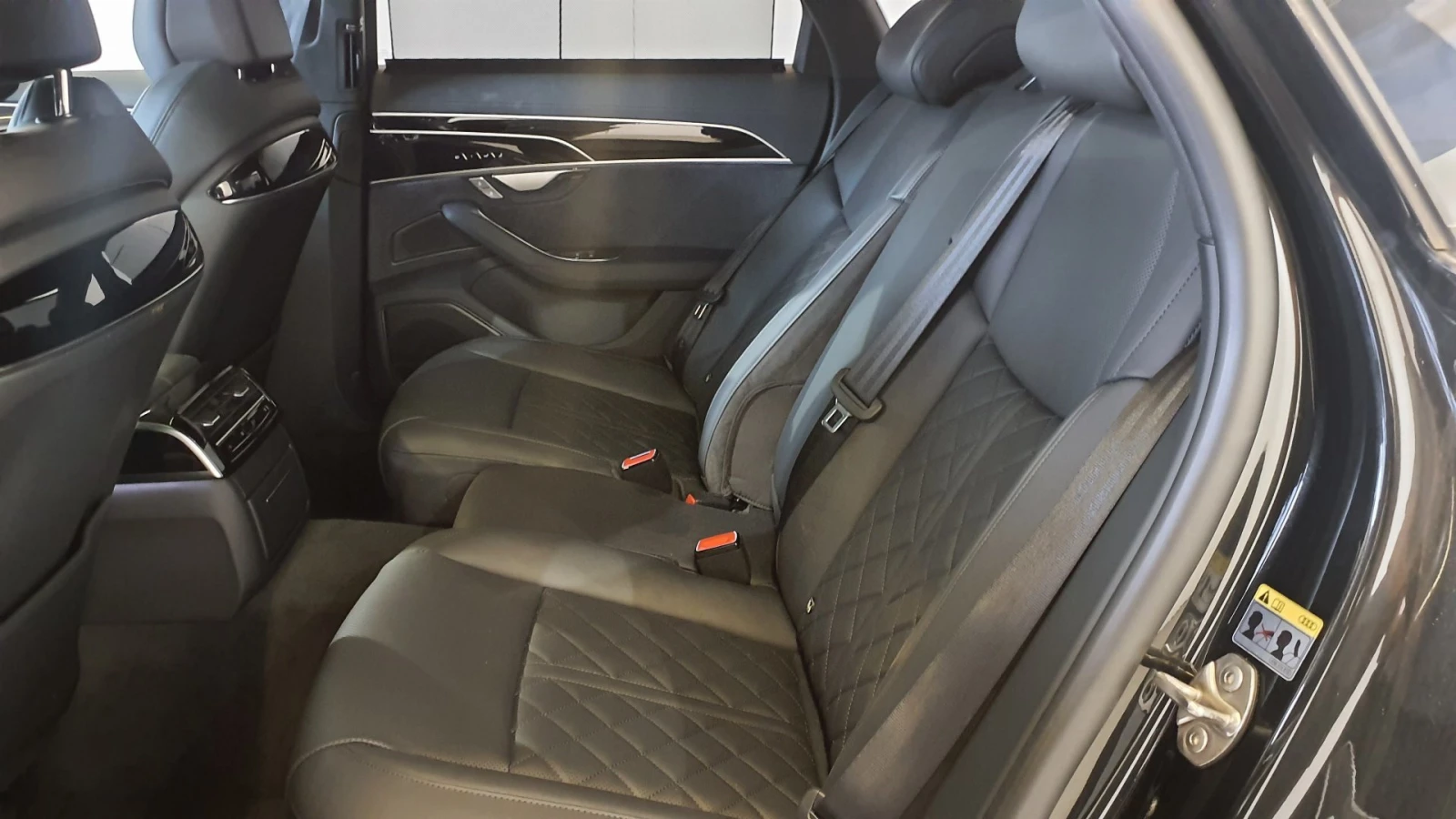 Audi A8 / ОЧАКВАН ВНОС / B&O / Keyless / 360 / Soft Close/, снимка 8 - Автомобили и джипове - 56022560
