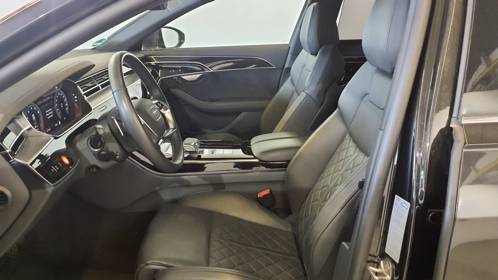 Audi A8 / ОЧАКВАН ВНОС / B&O / Keyless / 360 / Soft Close/, снимка 5 - Автомобили и джипове - 56022560