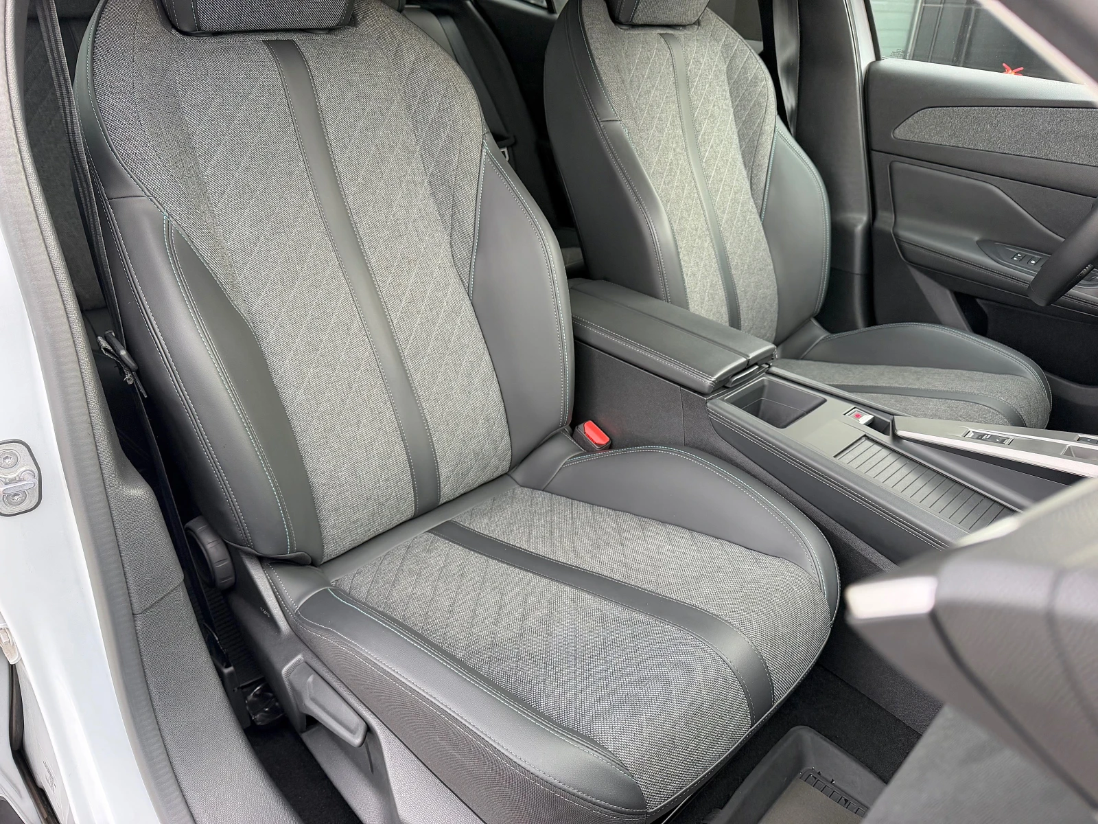 Peugeot 408 1.2 Pure Tech * Allure* �������/360������/Keyless | Mobile.bg � ����������� 11