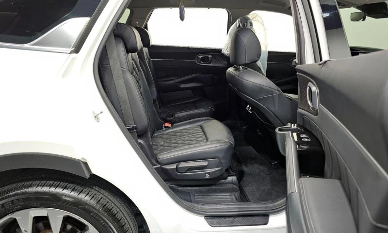 Kia Sorento Gasoline 2.5T 2WD Noblesse, снимка 12 - Автомобили и джипове - 52108603