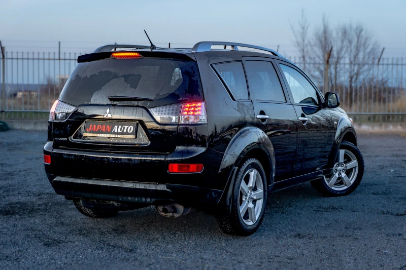 Mitsubishi Outlander 2.4i 170hp 4х4 | С гаранция!, снимка 4 - Автомобили и джипове - 52888340