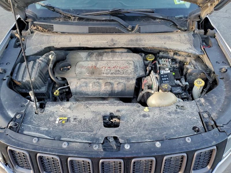 Jeep Compass 2.4L 4 4x4 w/Front Whl Drv - изображение 4