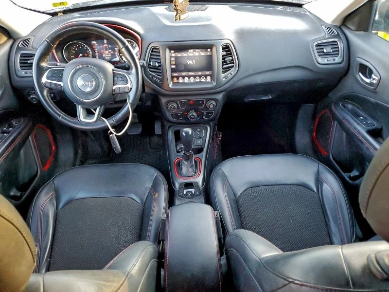 Jeep Compass 2.4L 4 4x4 w/Front Whl Drv, снимка 11 - Автомобили и джипове - 53610132