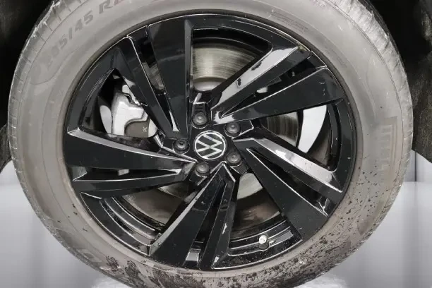 VW Touareg 3.0 TSI 4Motion = R-line = Гаранция, снимка 4 - Автомобили и джипове - 54178432