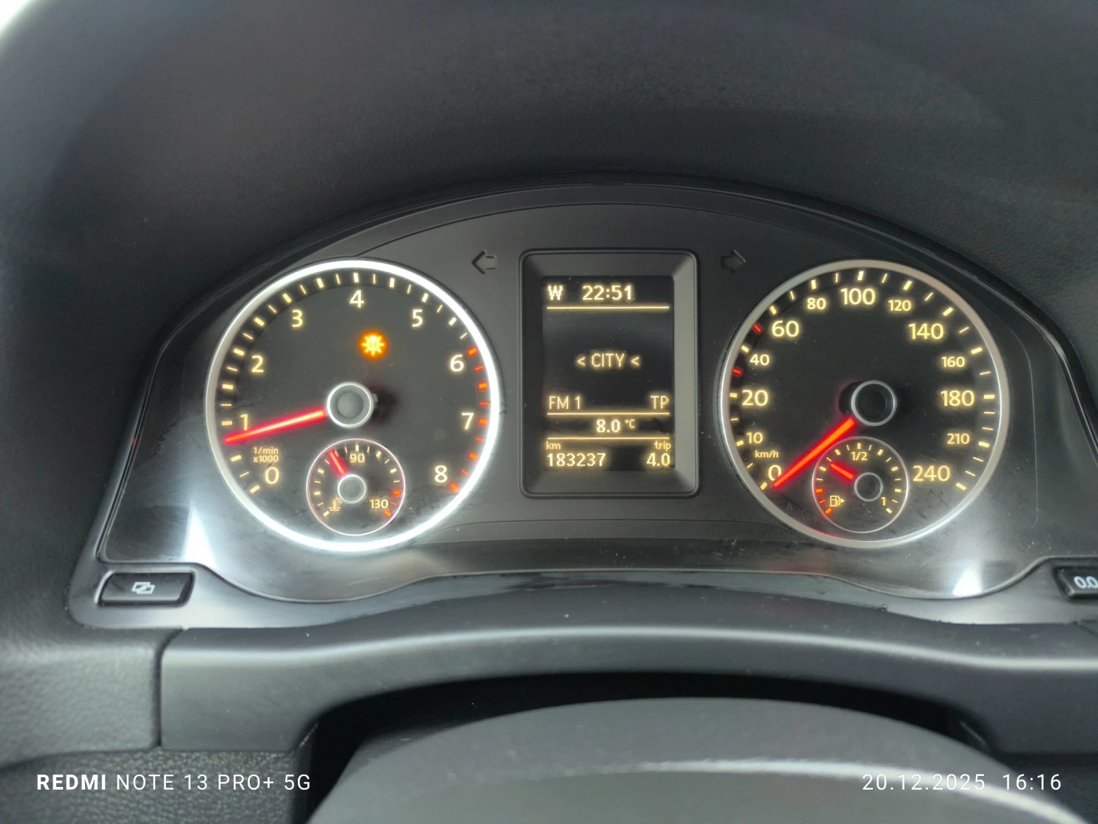 VW Tiguan 4* 4 бензин - изображение 8