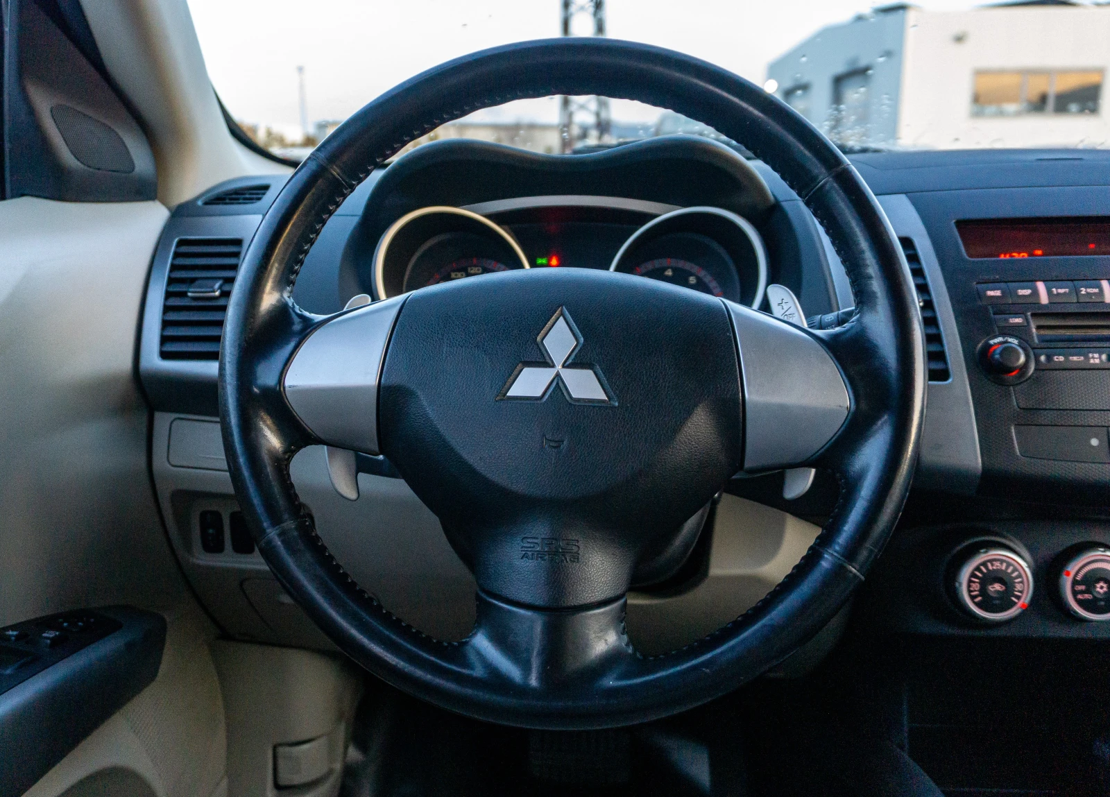 Mitsubishi Outlander 2.4i 170hp 4х4 | С гаранция! - изображение 8