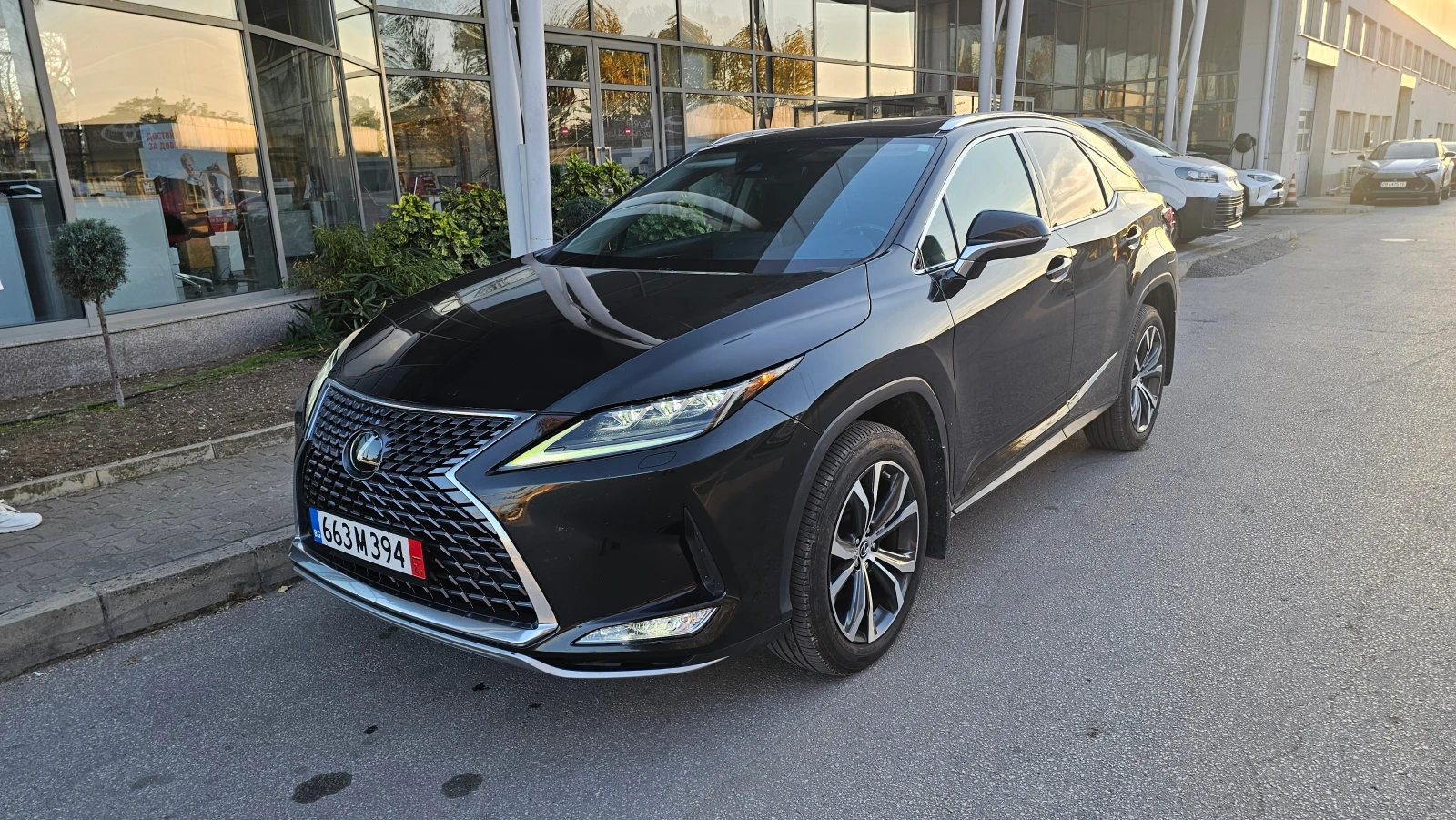 Lexus RX 350 Перфектен, за маняци, снимка 2 - Автомобили и джипове - 54221412
