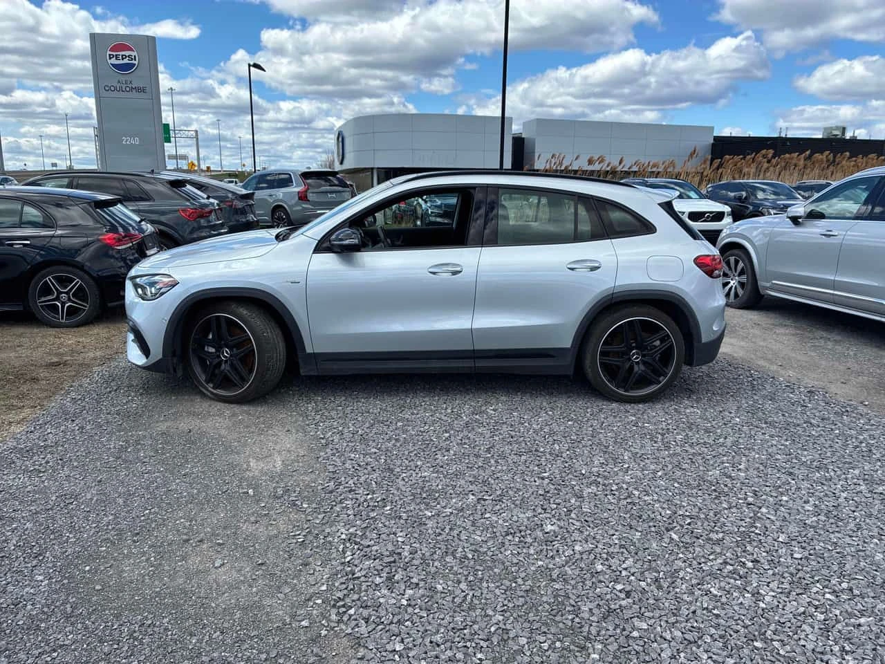 Mercedes-Benz GLA 35 AMG / 360 / DISTRONIC / КЛИП НА МОТОРА , снимка 2 - Автомобили и джипове - 54528689