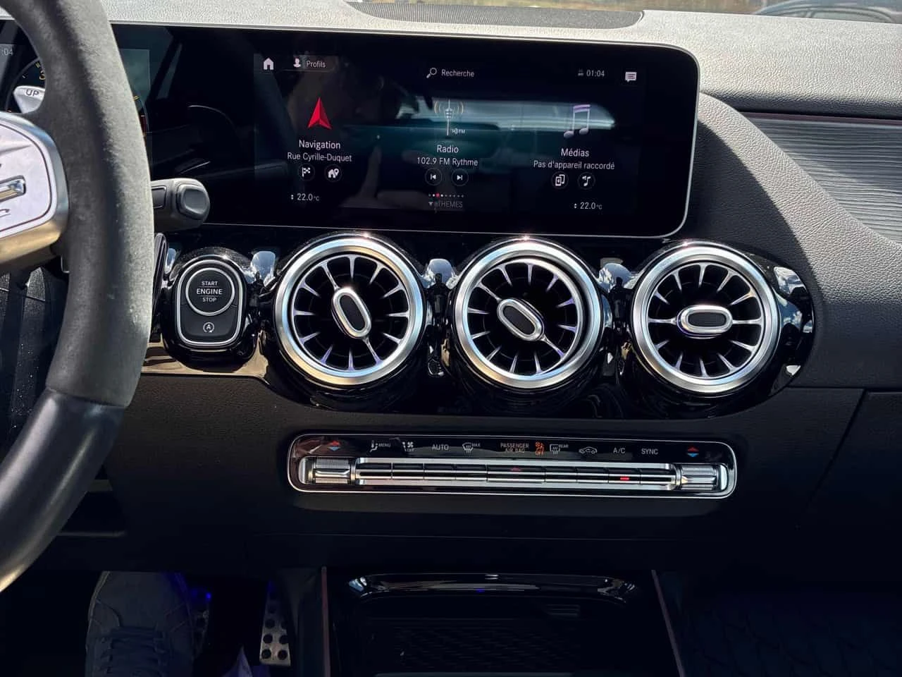 Mercedes-Benz GLA 35 AMG / 360 / DISTRONIC / КЛИП НА МОТОРА , снимка 9 - Автомобили и джипове - 54528689