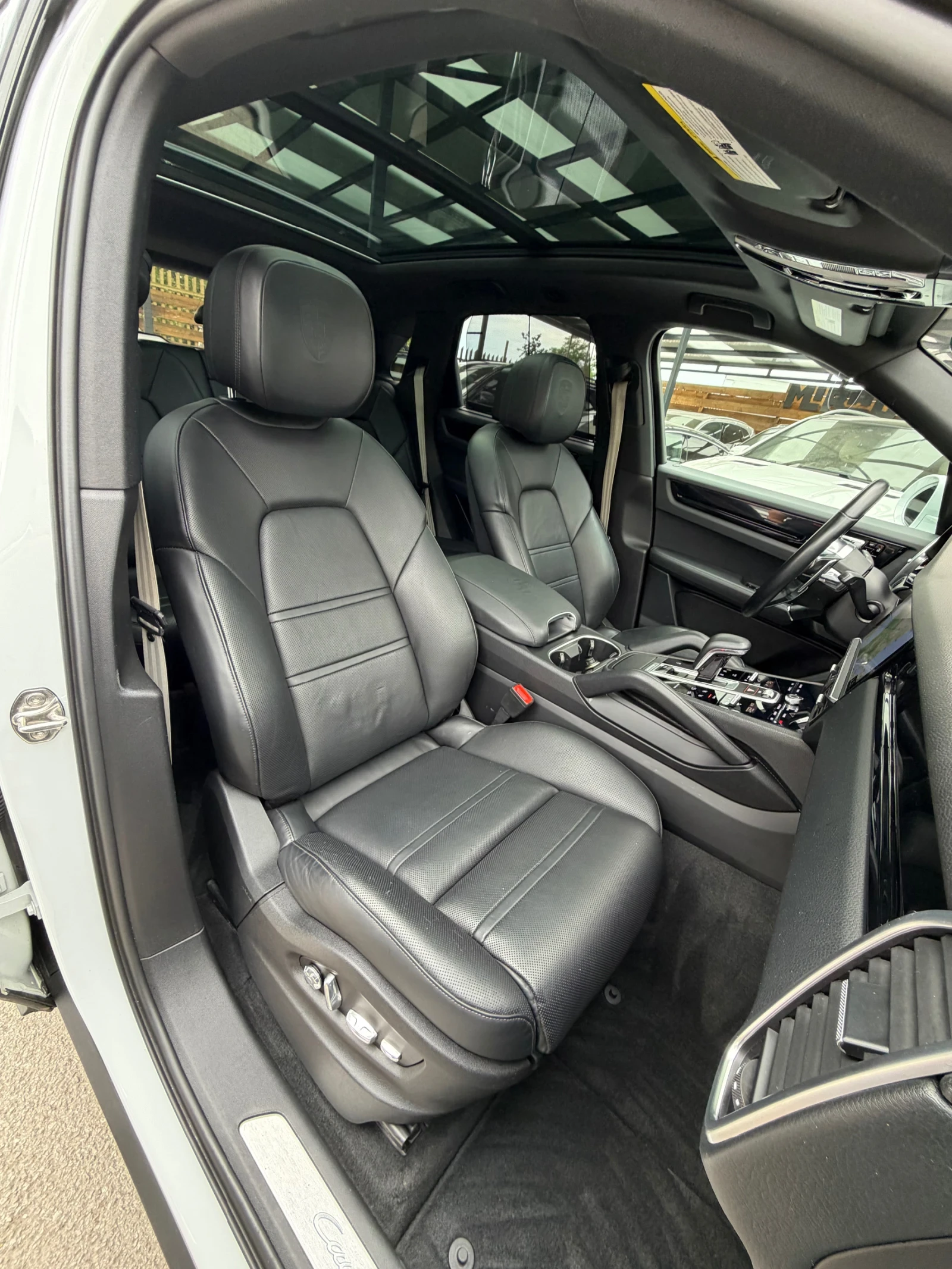 Porsche Cayenne 3.0 Sport Chrono, снимка 12 - Автомобили и джипове - 55226083
