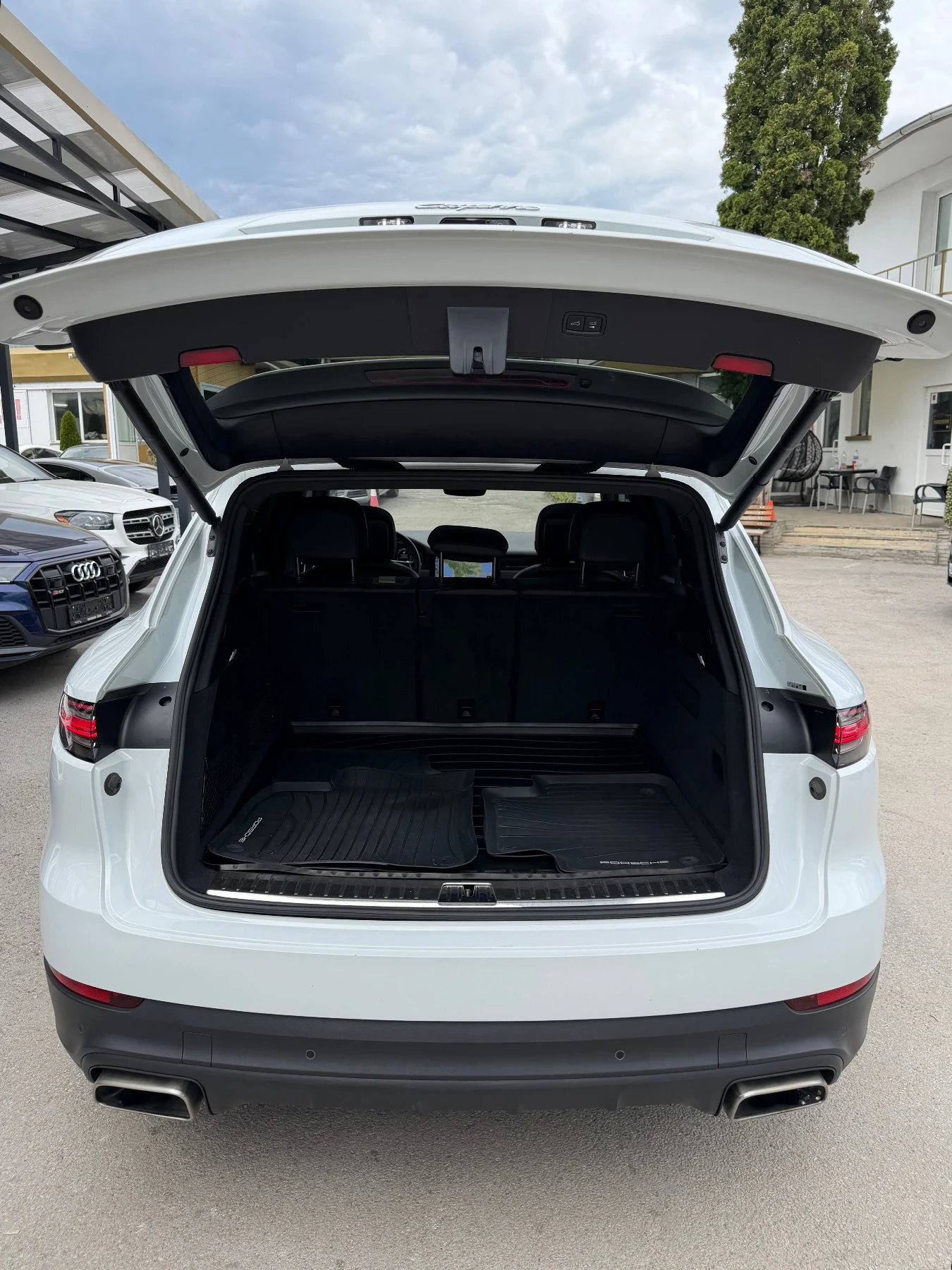 Porsche Cayenne 3.0 Sport Chrono, снимка 8 - Автомобили и джипове - 55226083