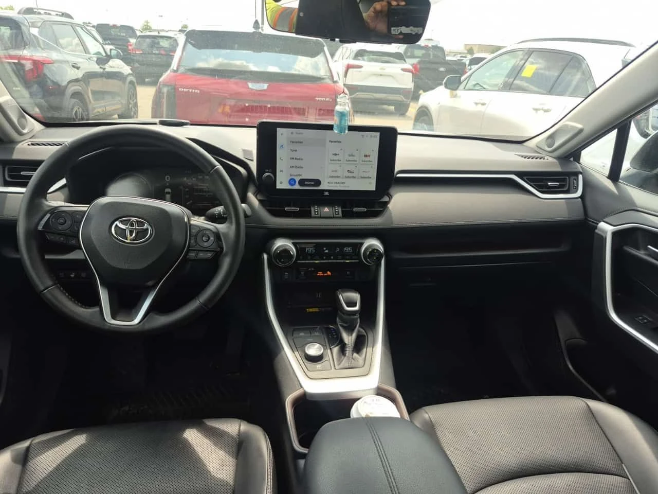 Toyota Rav4 * HYBRID LIMITED * CARFAX * БЕЗ ПЪРВОНАЧАЛНА ВНОСК, снимка 10 - Автомобили и джипове - 55431903