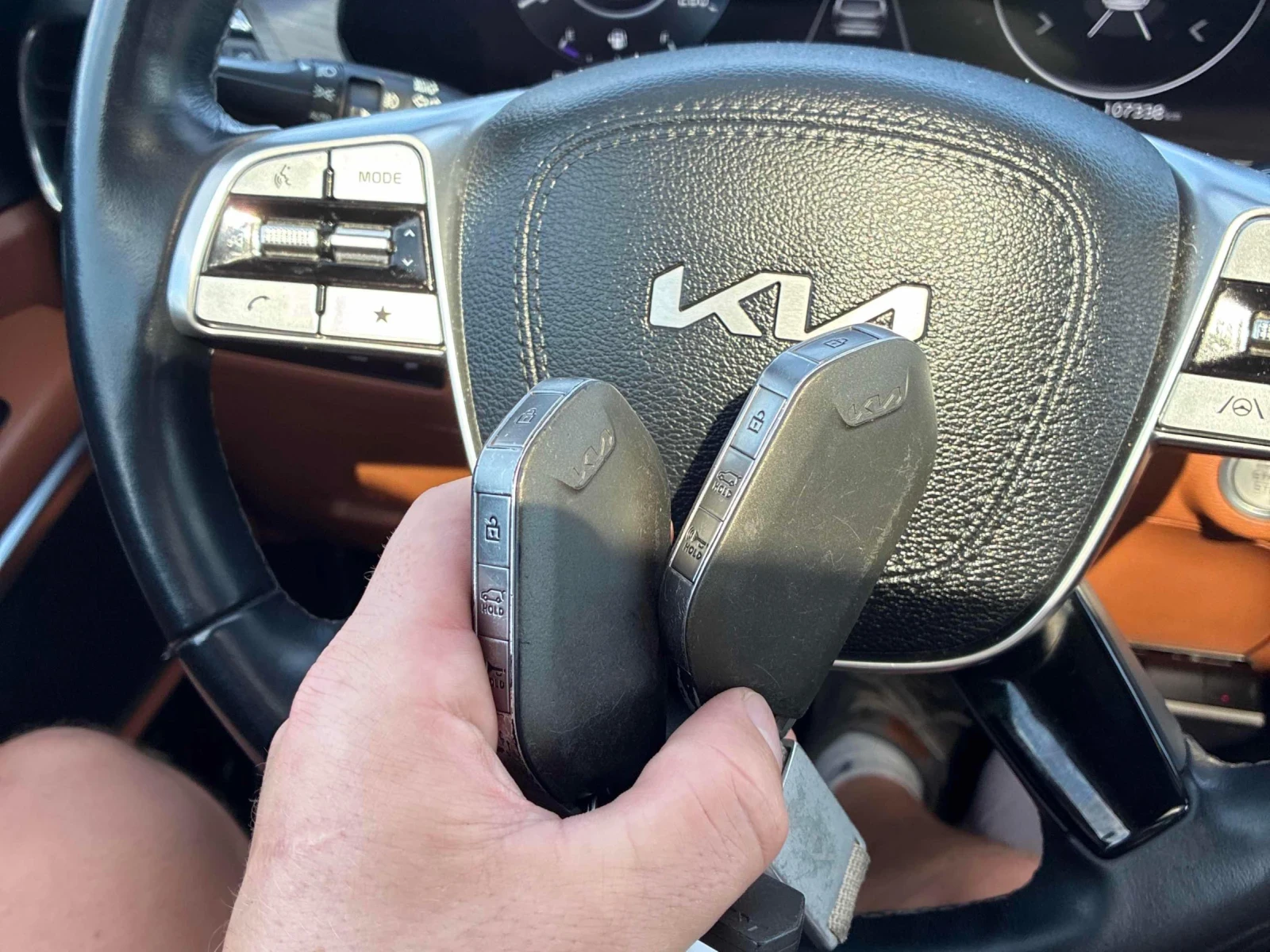 Kia Telluride X-Pro AWD w/Terracotta* Обдух* Pano* 360* H&K* , снимка 14 - Автомобили и джипове - 56048468