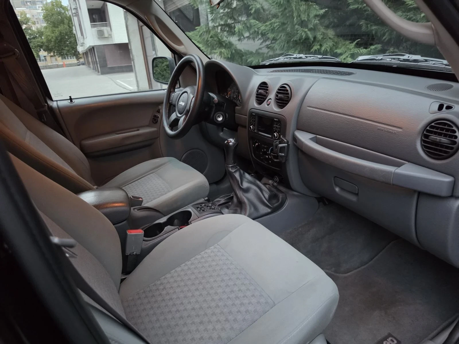 Jeep Cherokee Kj Liberty , снимка 11 - Автомобили и джипове - 56227509