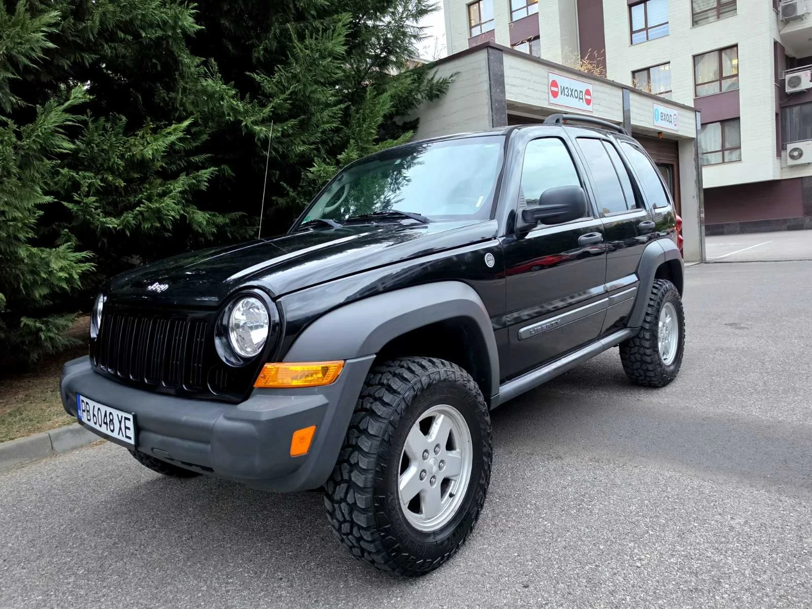 Jeep Cherokee Kj Liberty , снимка 2 - Автомобили и джипове - 56227509