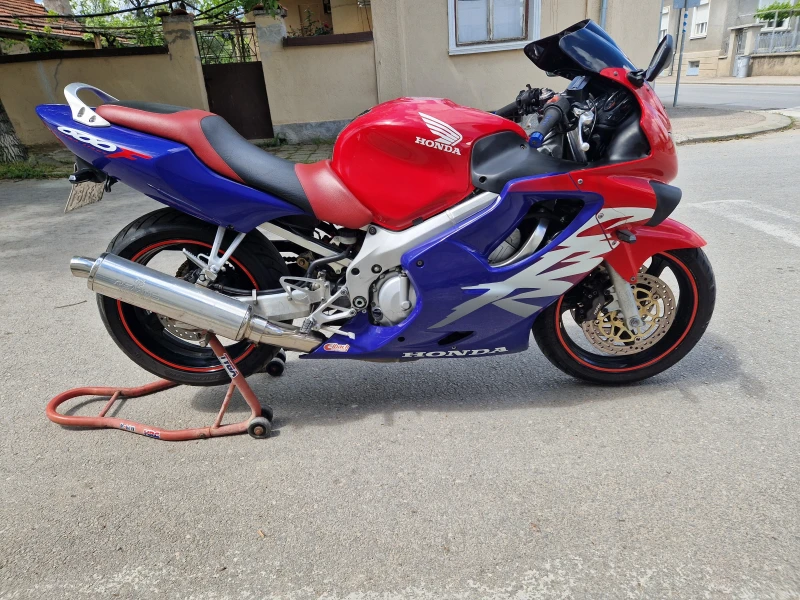Honda Cbr F4, снимка 3 - Мотоциклети и мототехника - 49406845