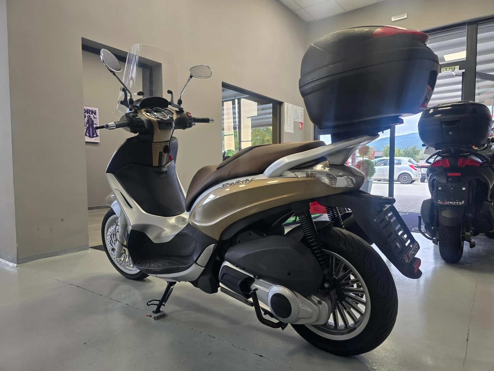 Piaggio Beverly 300ie, 2011г., снимка 5 - Мотоциклети и мототехника - 56104172