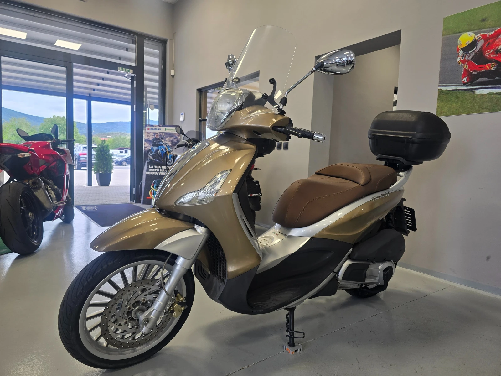 Piaggio Beverly 300ie, 2011г., снимка 8 - Мотоциклети и мототехника - 56104172