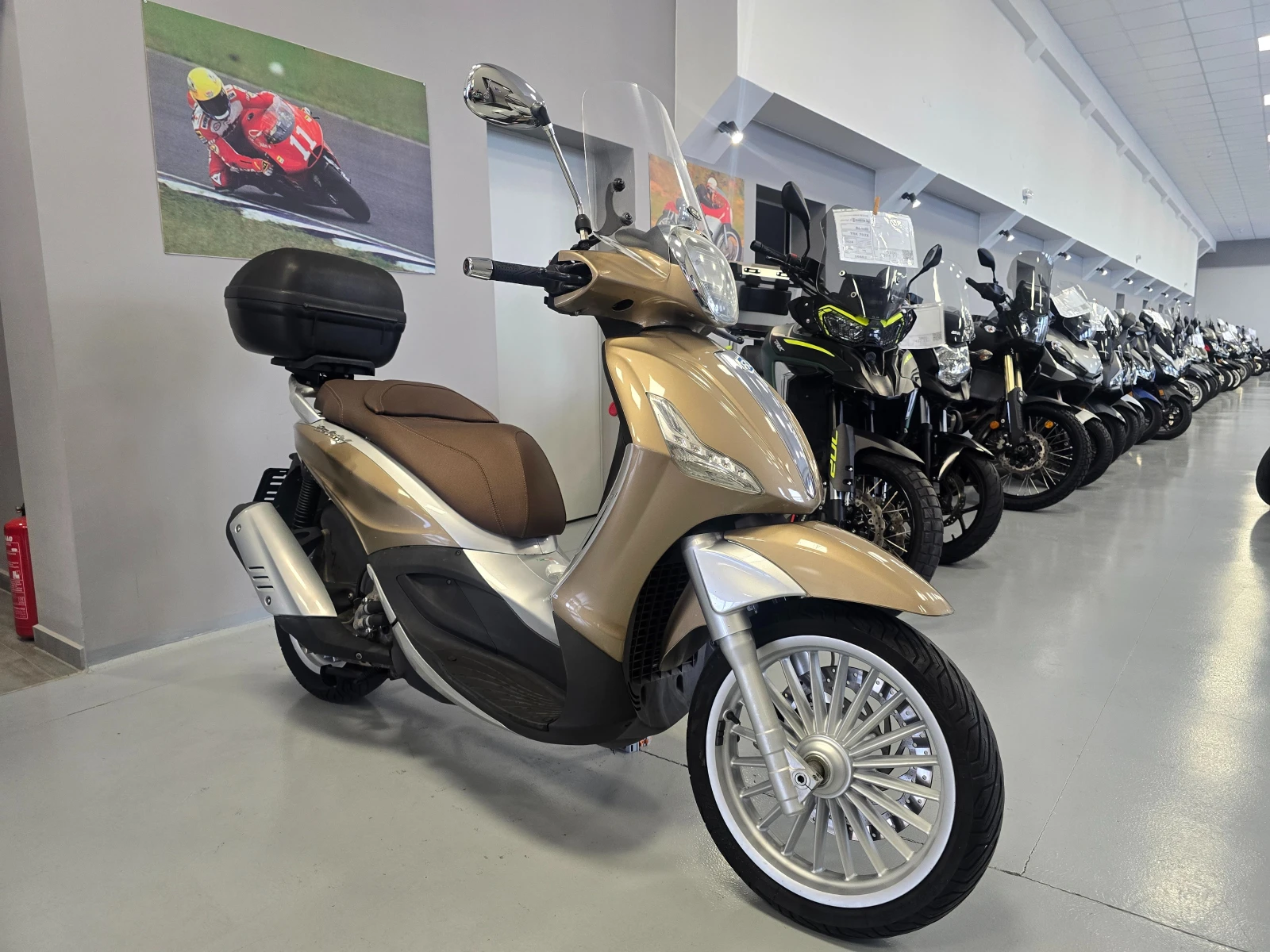 Piaggio Beverly 300ie, 2011г., снимка 2 - Мотоциклети и мототехника - 56104172