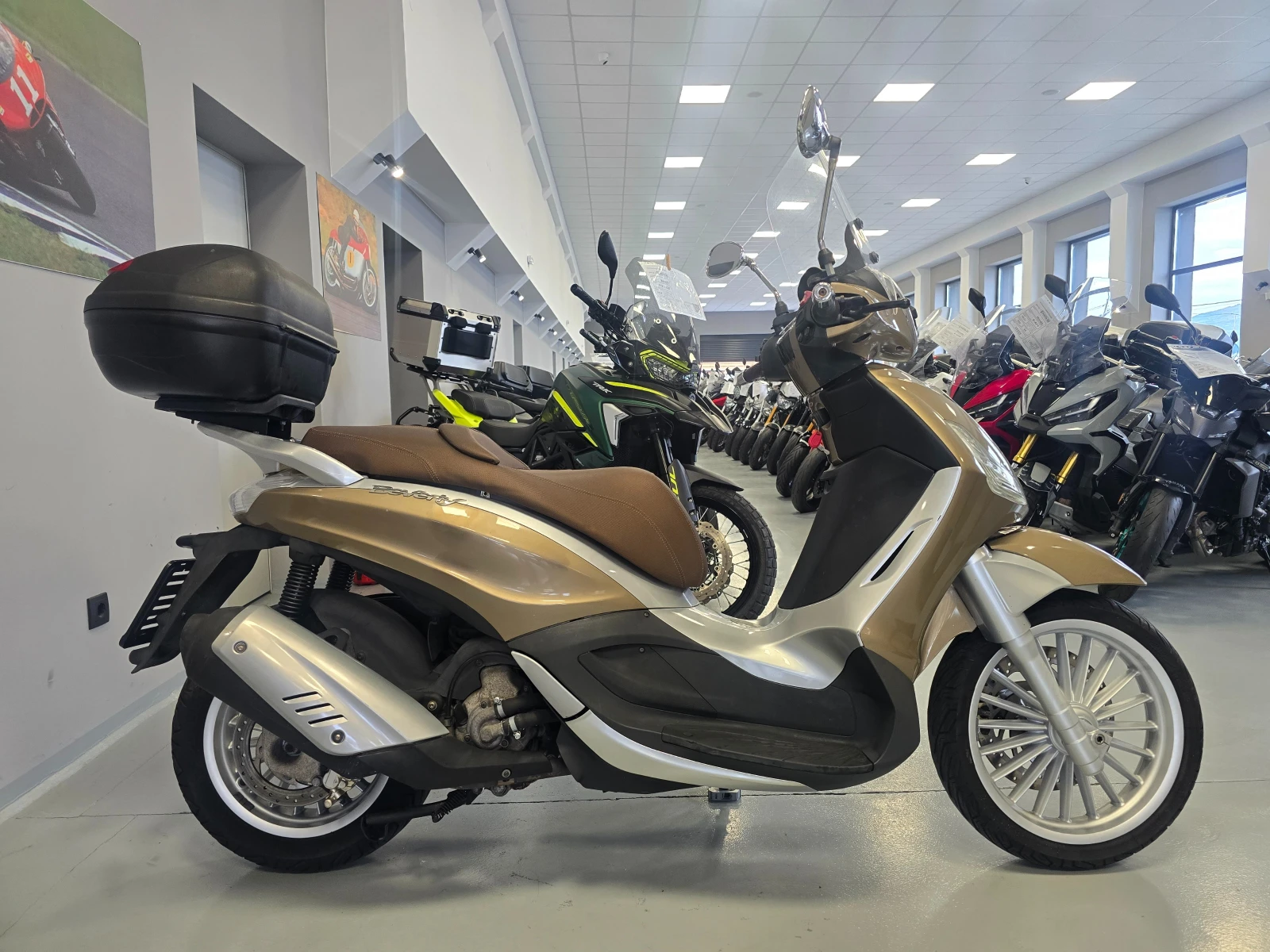 Piaggio Beverly 300ie, 2011г., снимка 3 - Мотоциклети и мототехника - 56104172
