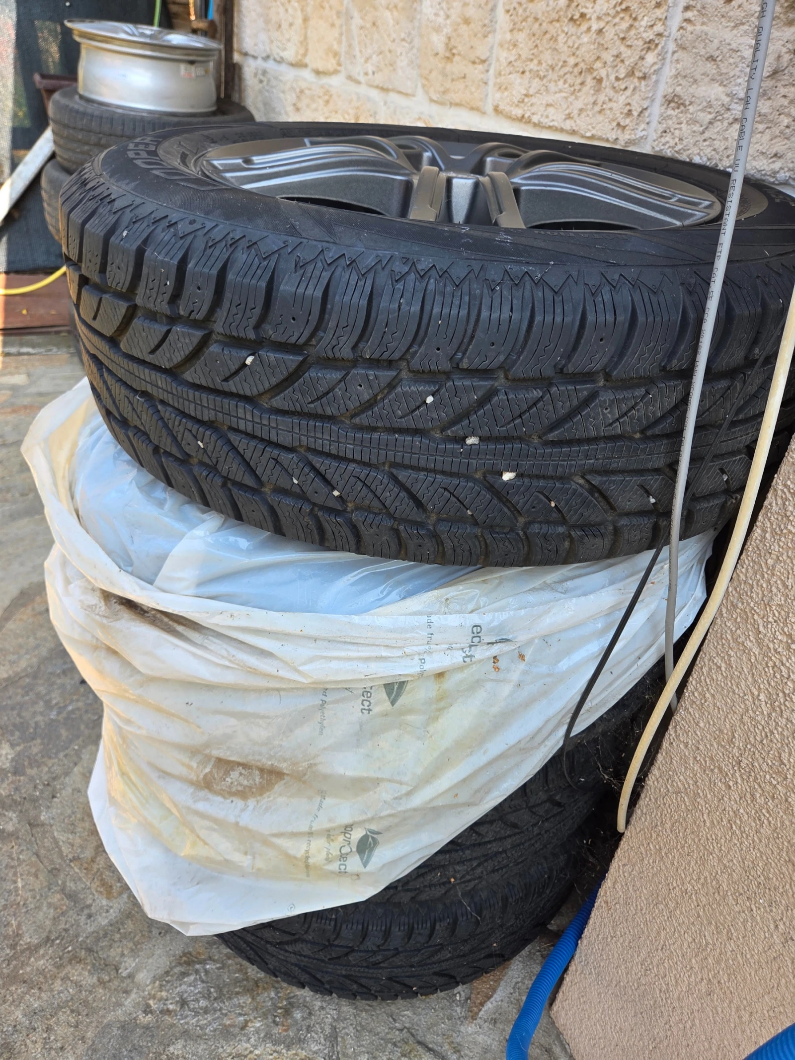    215/65R17  VW Tiguan | Mobile.bg   5