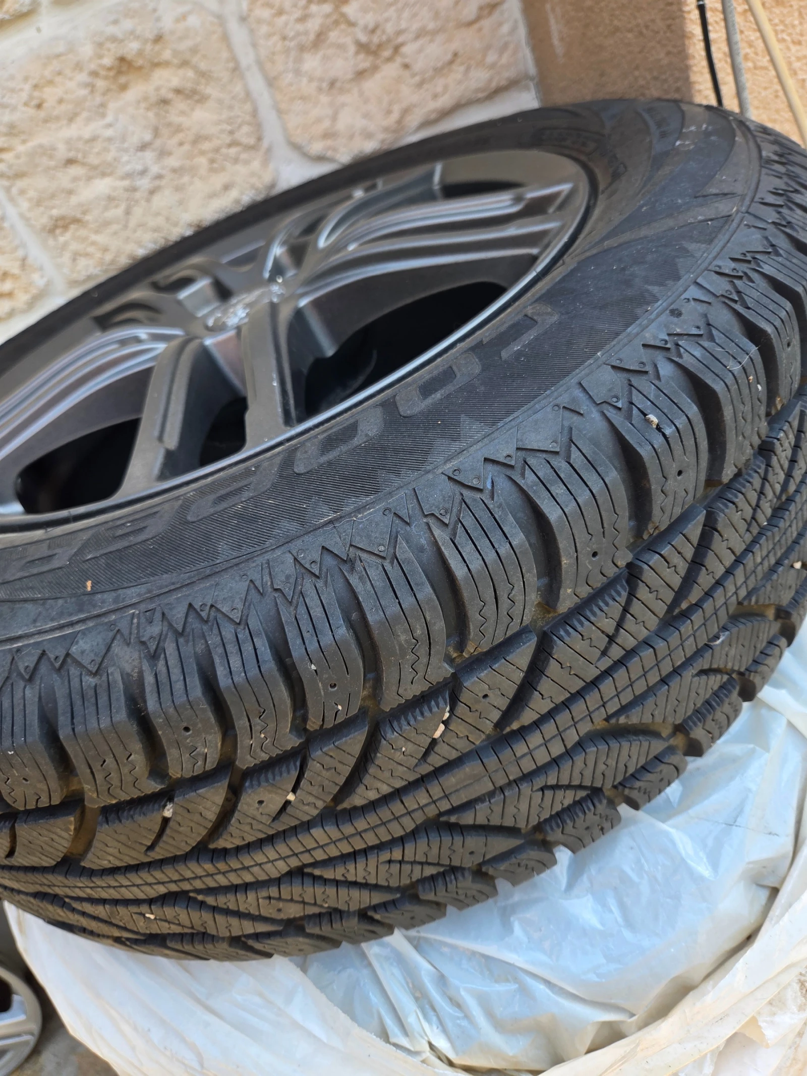    215/65R17  VW Tiguan | Mobile.bg   3