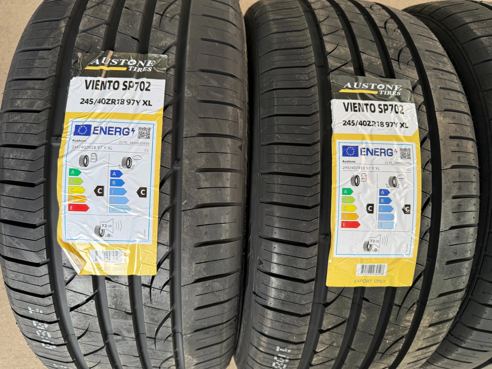 Гуми Летни 245/40R18, снимка 2 - Гуми и джанти - 53915529