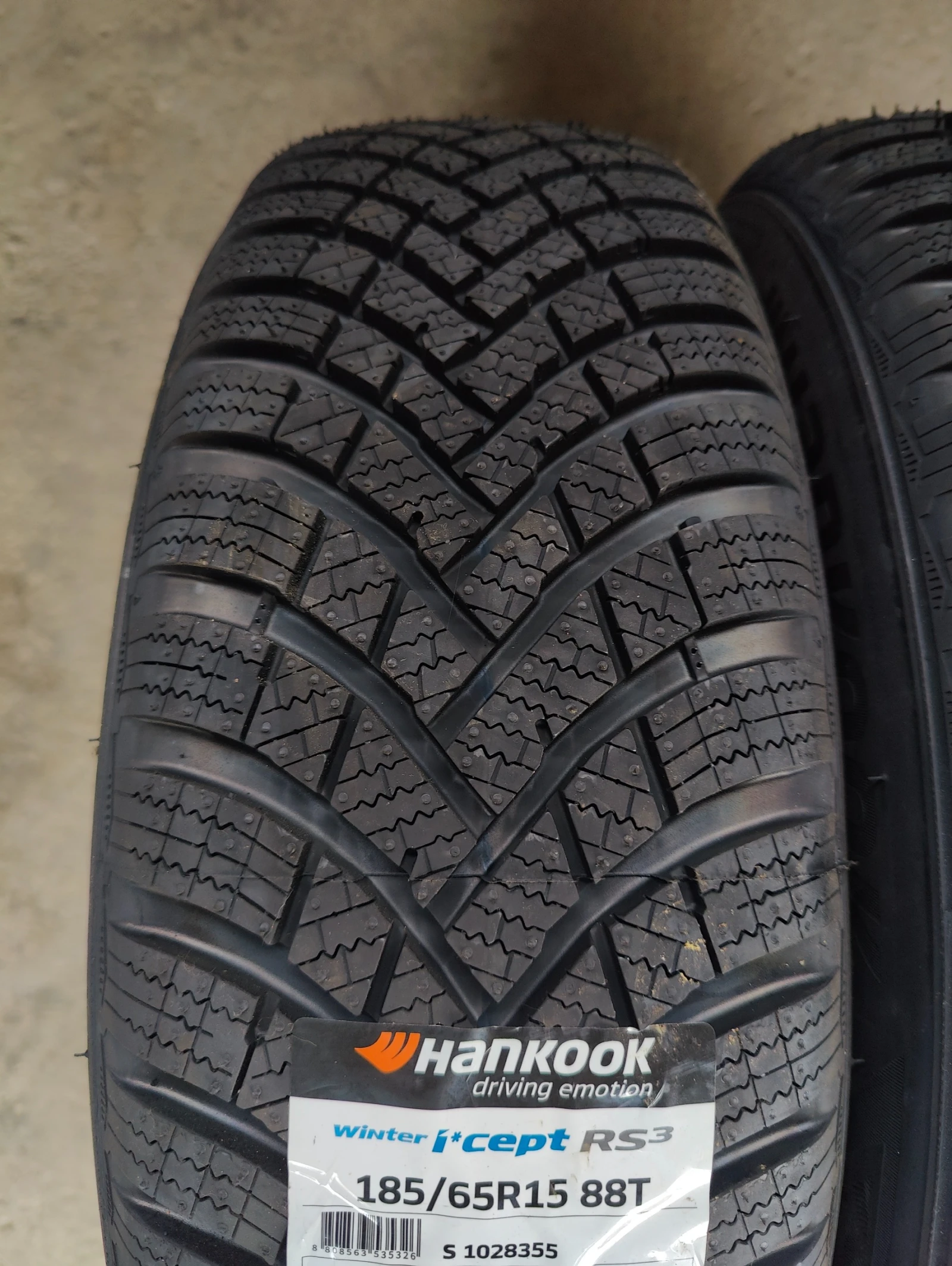 Гуми Зимни 185/65R15, снимка 3 - Гуми и джанти - 55162368