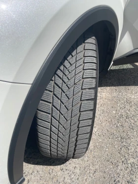 Гуми Зимни 220/50R18, снимка 4 - Гуми и джанти - 52474663