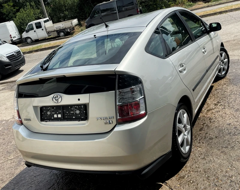 Toyota Prius 1.5i* HYBRID, снимка 4 - Автомобили и джипове - 46858857