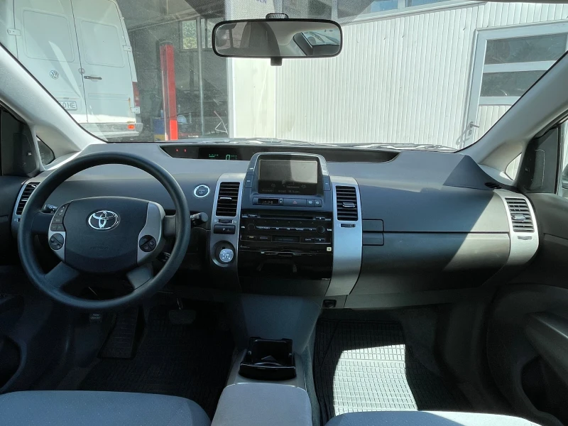 Toyota Prius 1.5i* HYBRID, снимка 7 - Автомобили и джипове - 46858857