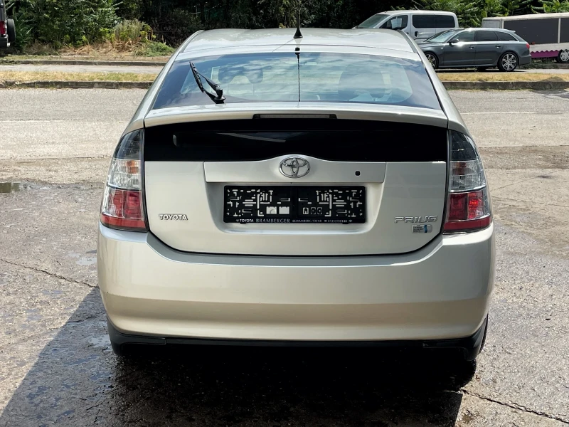 Toyota Prius 1.5i* HYBRID, снимка 5 - Автомобили и джипове - 47458512