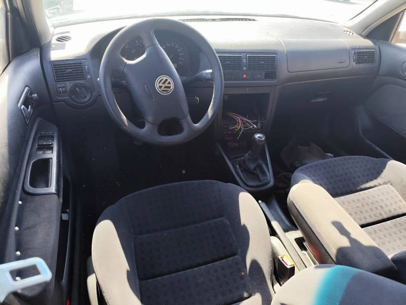 VW Golf 4 - 1.4, снимка 5 - Автомобили и джипове - 47448839