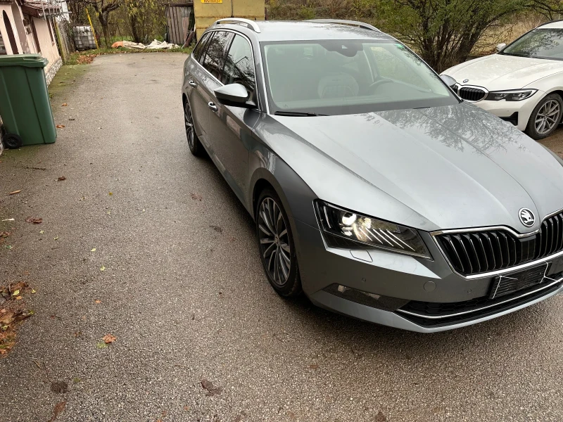 Skoda Superb L&K 2.0TDI 190hp 4x4 сервизна история , снимка 3 - Автомобили и джипове - 47959979