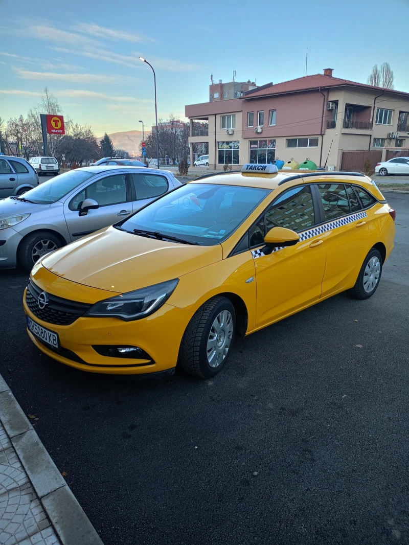 Opel Astra 1.6 cdti, снимка 1 - Автомобили и джипове - 48436521