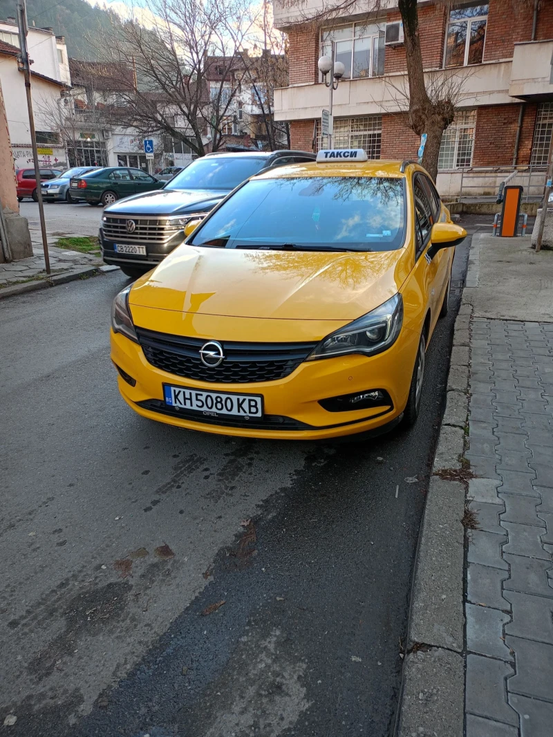 Opel Astra 1.6 cdti, снимка 4 - Автомобили и джипове - 48436521