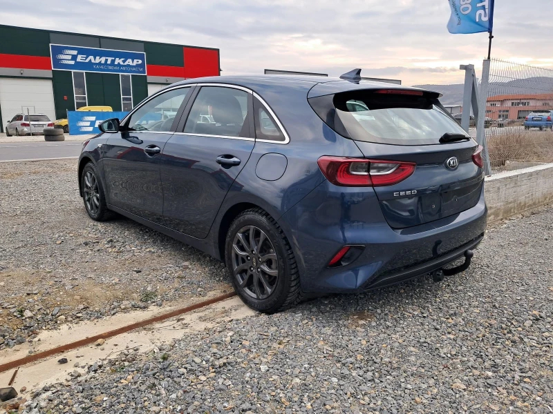 Kia Ceed 1.6 CRDI , снимка 6 - Автомобили и джипове - 48948514