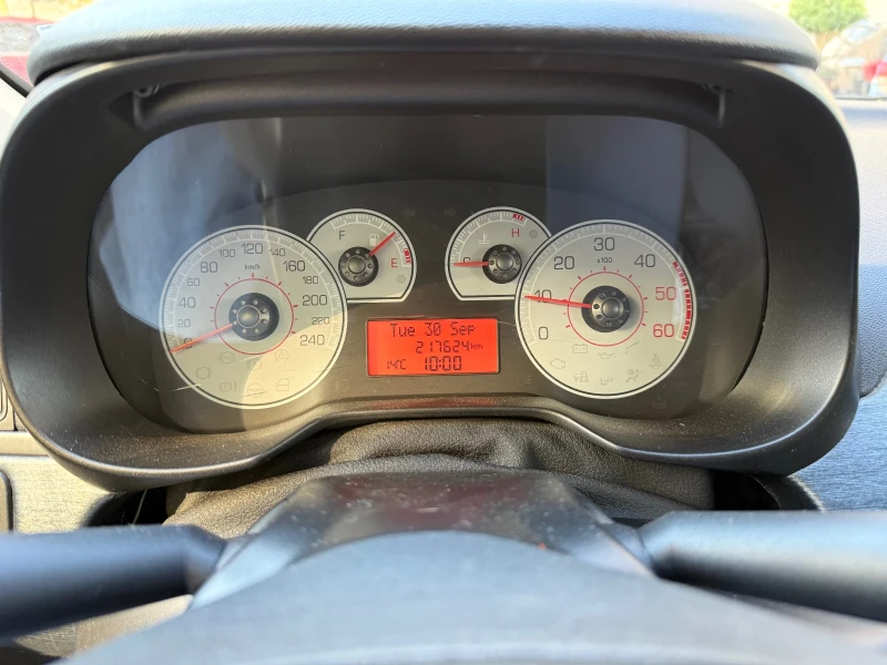 Fiat Punto 1.3mjet, снимка 7 - Автомобили и джипове - 52256056