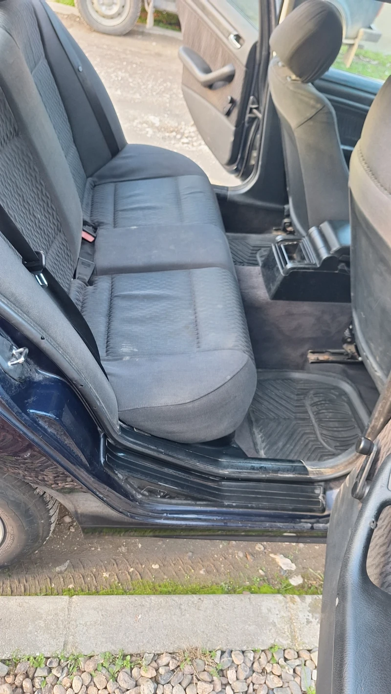 BMW 320 2.0, снимка 10 - Автомобили и джипове - 52509792