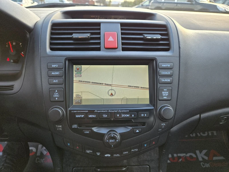 Honda Accord 2.2i-CDTI-140кс= НАВИ= КАМЕРА= ПОДГРЕВ= КСЕНОН, снимка 16 - Автомобили и джипове - 52541284