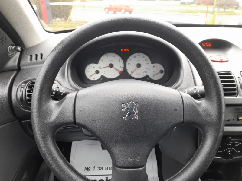 Peugeot 206 1.4i 101000km, снимка 12 - Автомобили и джипове - 52583338