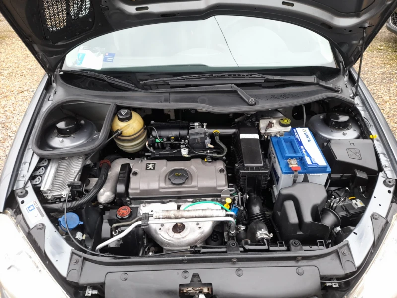 Peugeot 206 1.4i 101000km, снимка 17 - Автомобили и джипове - 52583338