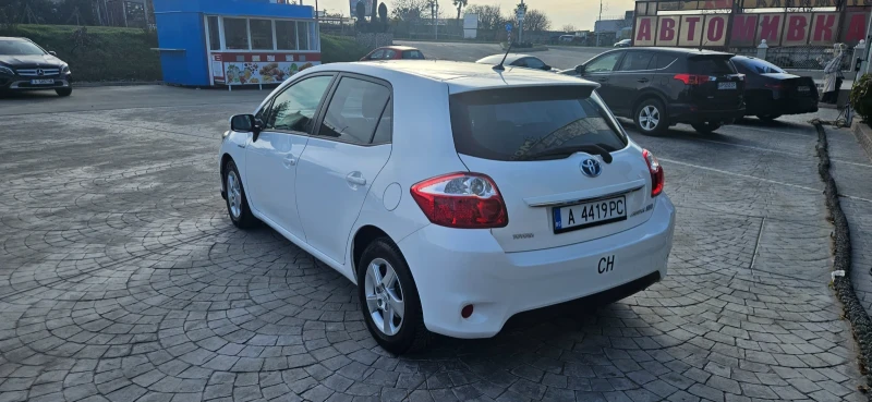 Toyota Auris, снимка 5 - Автомобили и джипове - 52974800