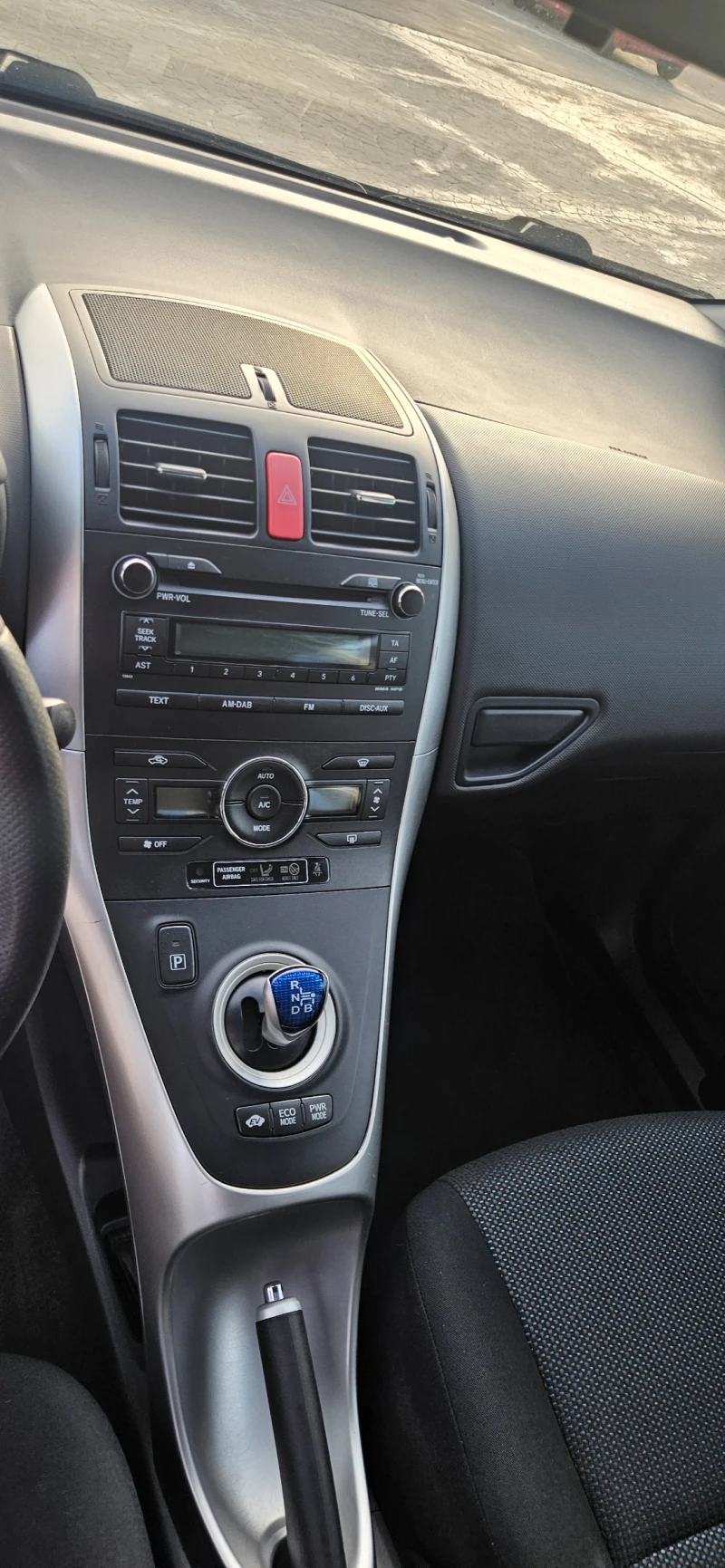 Toyota Auris, снимка 10 - Автомобили и джипове - 52974800