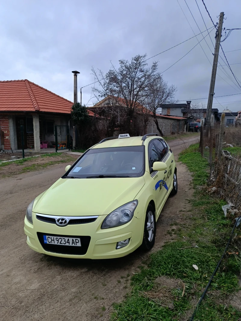 Hyundai I30 Комби, снимка 2 - Автомобили и джипове - 53363607