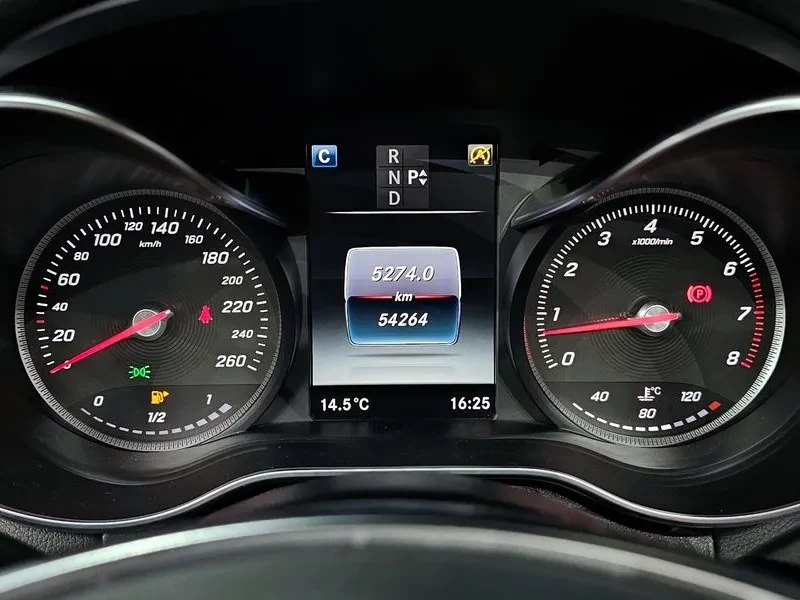 Mercedes-Benz C 200 Coupe, снимка 8 - Автомобили и джипове - 55690023