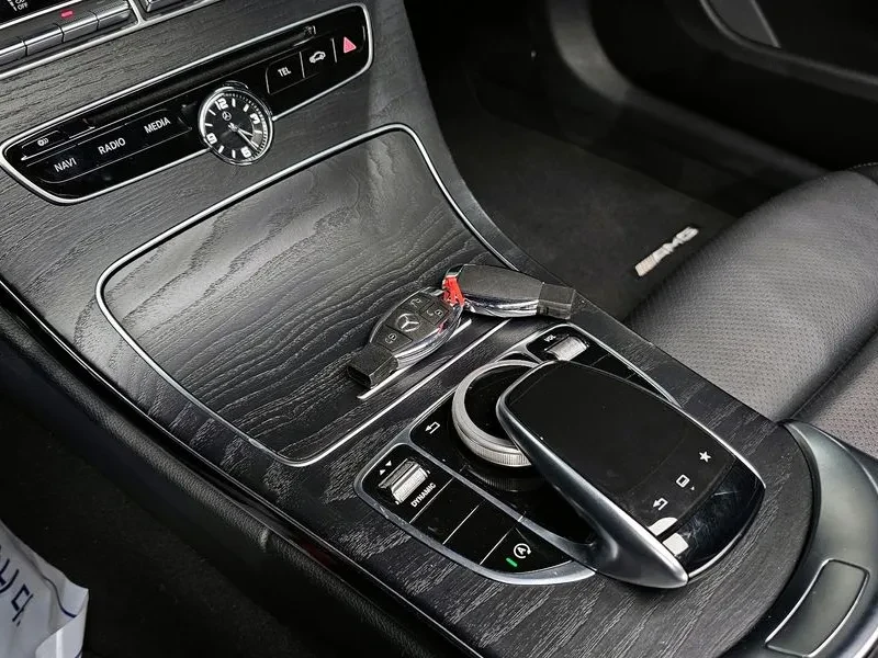 Mercedes-Benz C 200 Coupe, снимка 7 - Автомобили и джипове - 55690023