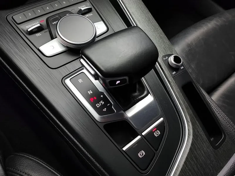 Audi A4 40 TFSI PREMIUM, снимка 17 - Автомобили и джипове - 55923010