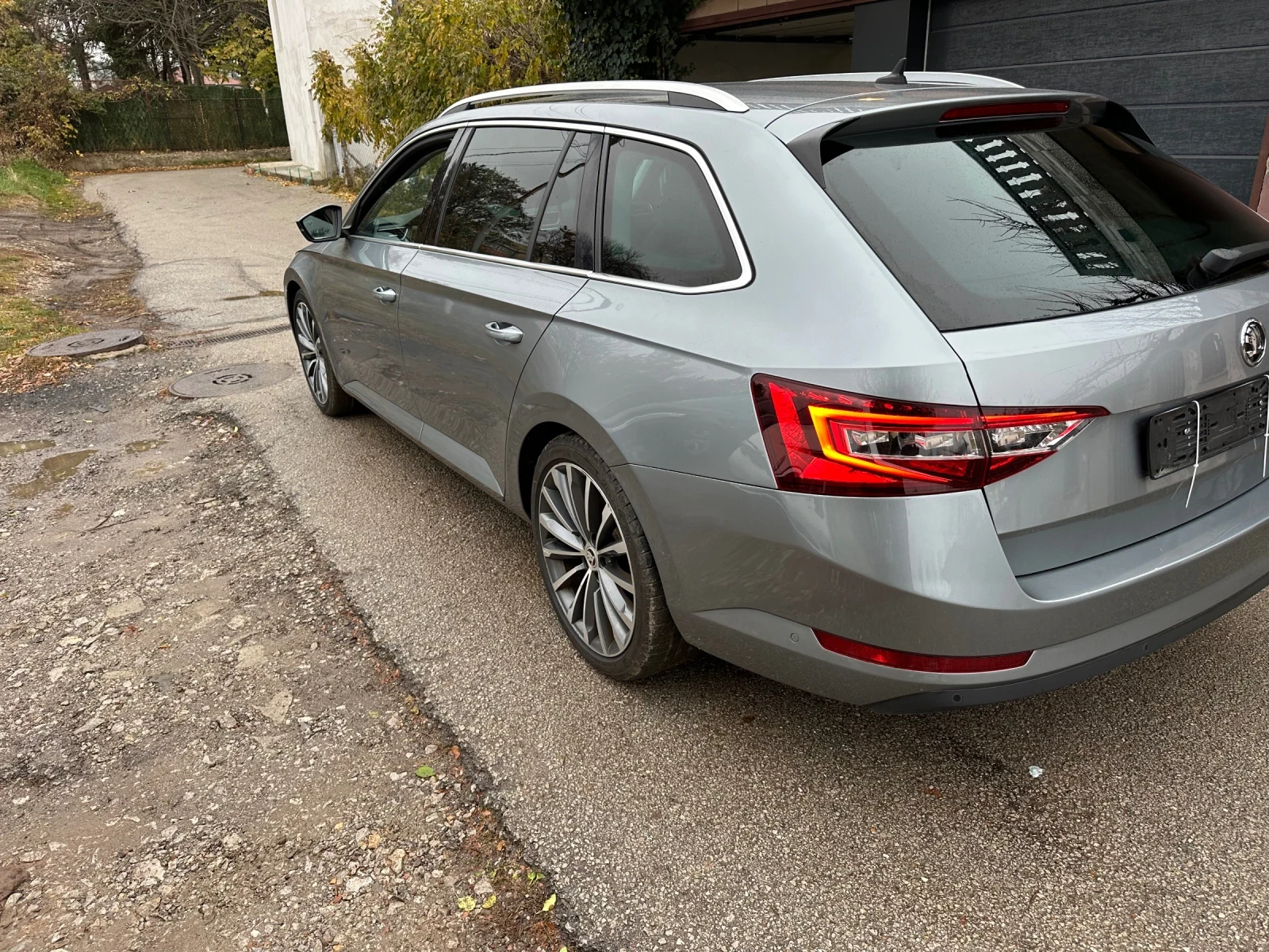 Skoda Superb L&K 2.0TDI 190hp 4x4 сервизна история  - изображение 6